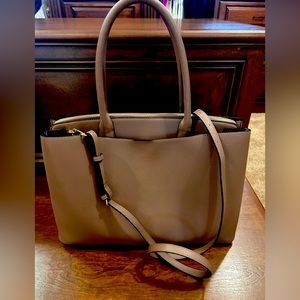 Tote, brand new, never used, bought for an outfit that didn’t work